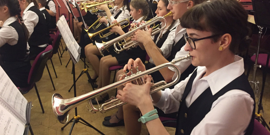 Участники детского духового оркестра МАЭСТРО во время праздничного концерта, посвященного 5-летию оркестра.